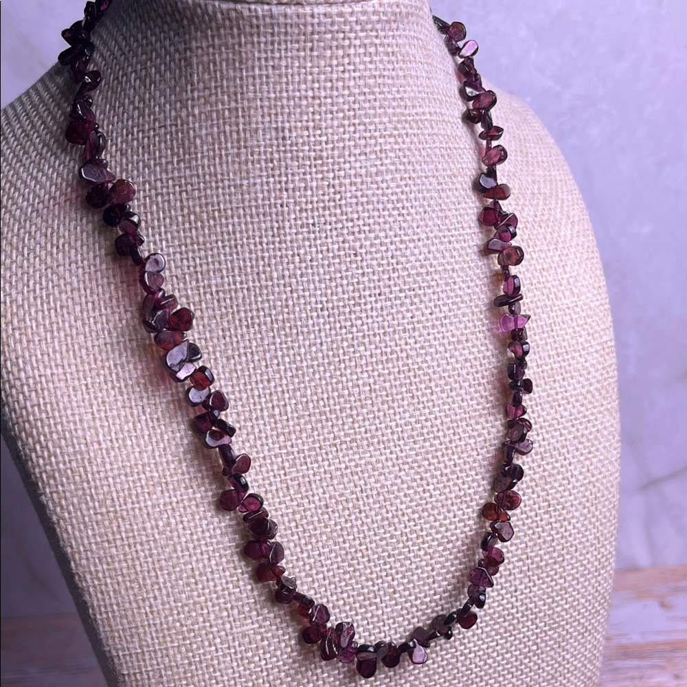 Elegant Garnet Chip Beaded Necklace